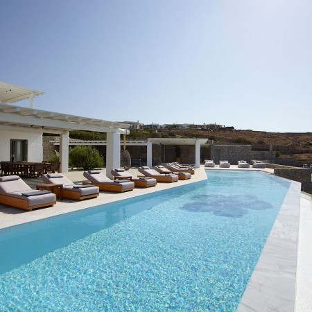 accommodation for large groups in Mykonos
