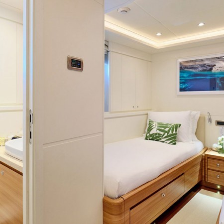 cabin for 2 charter guests