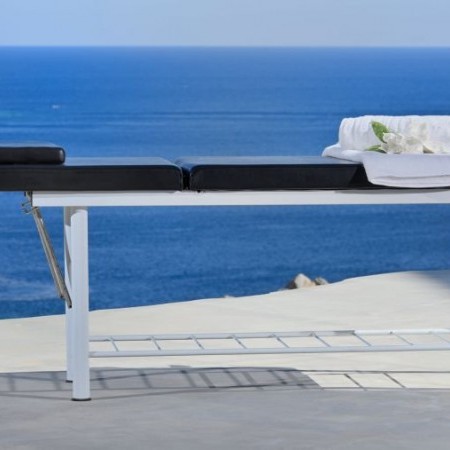luxury villa with pool in Myconos