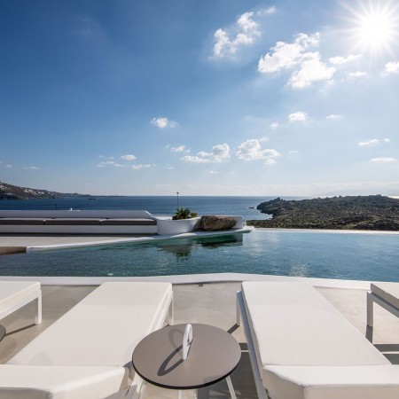 villa rental Mykonos with beach access