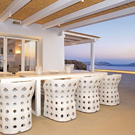 outdoor dining area at villa Vivaldi Mykonos