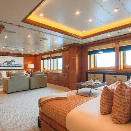 cabin for 2 charter guests