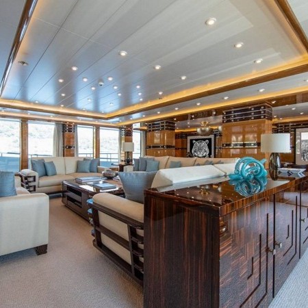 AHS yacht salon