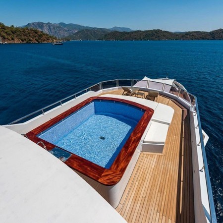 Adamaris yacht charter with swimming pool