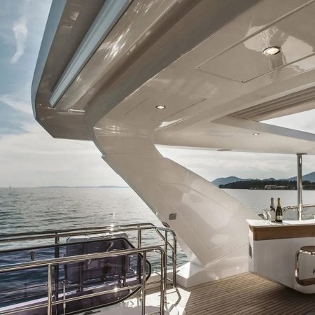 agio yacht flybridge