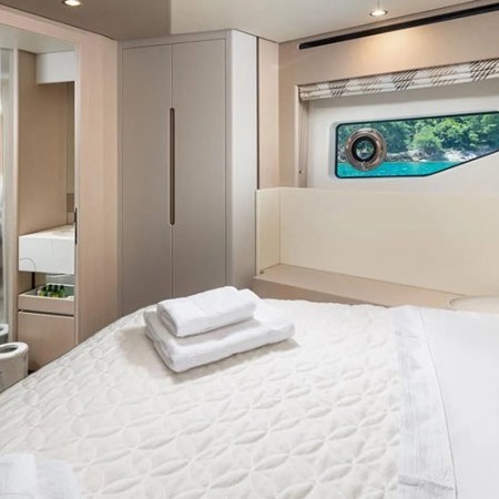 cabin for 2 charter guests