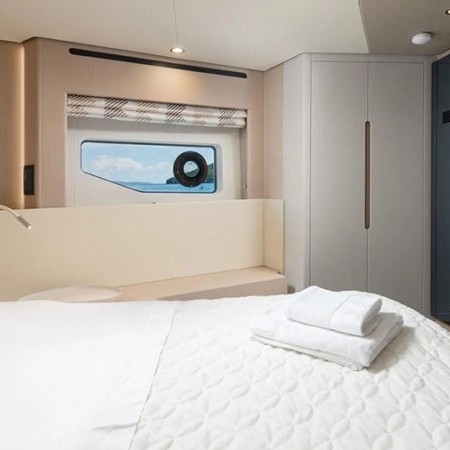 cabin for 2 charter guests