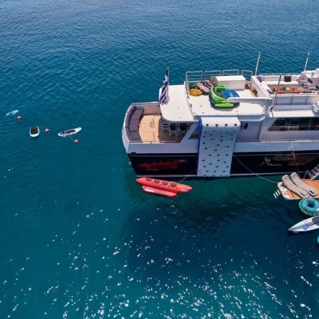 aerial photo of Alaya yacht charter