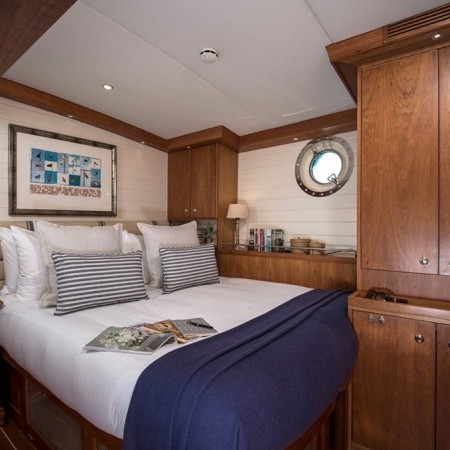 double cabin for 2 charter guests