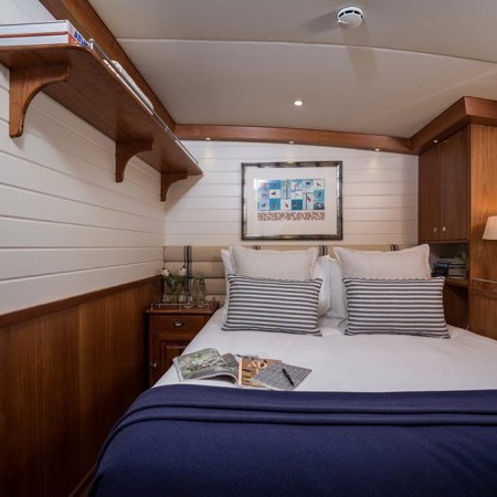 double cabin for 2 charter guests