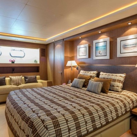 double cabin for 2 charter guests