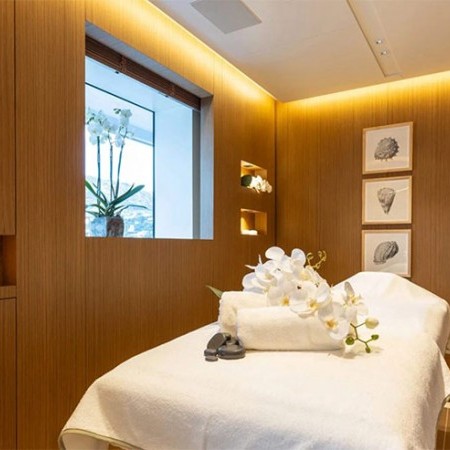 Alfa yacht charter massage room