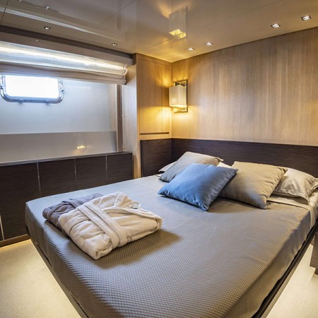 cabin for 2 charter guests