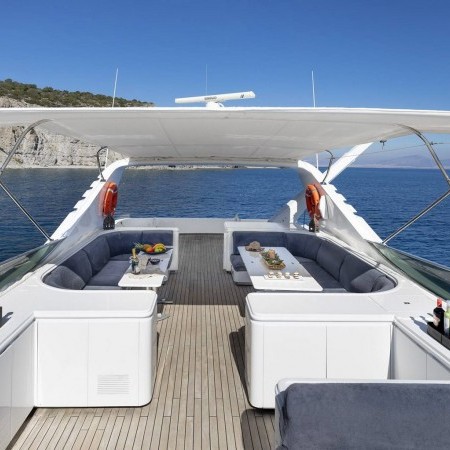 Andilis yacht flybridge