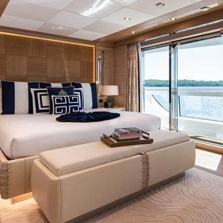 double cabin for 2 charter guests