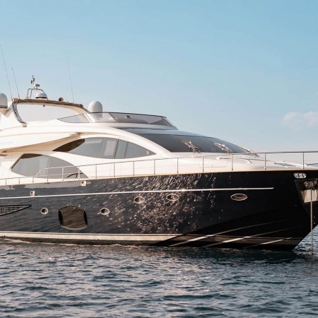 side view of Anlia yacht Riva