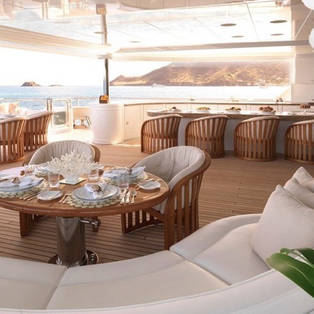 spacious deck dining lounge