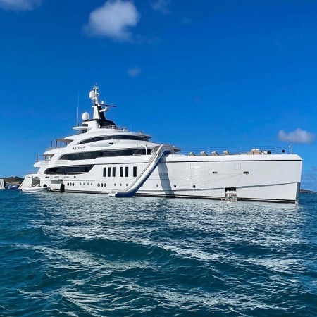 Artisan yacht charter