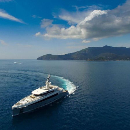 Aslec 4 yacht for charter