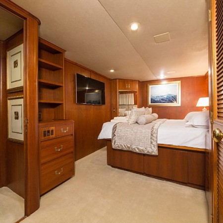 double cabin for 2 charter guests