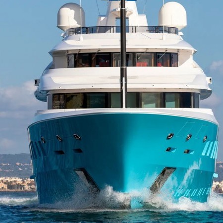 72m luxurious Axioma yacht charter