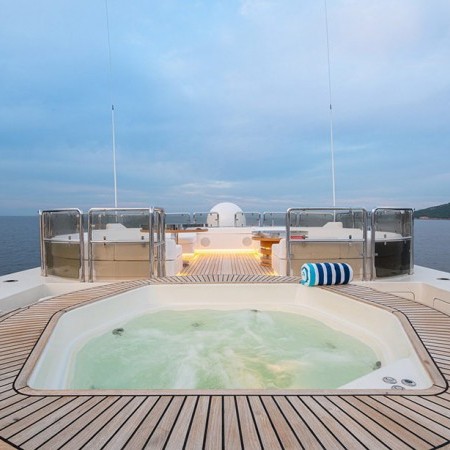 Barents yacht Jacuzzi