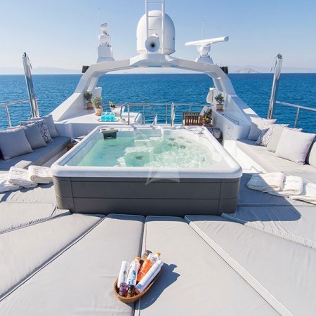 the yacht's deck Jacuzzi