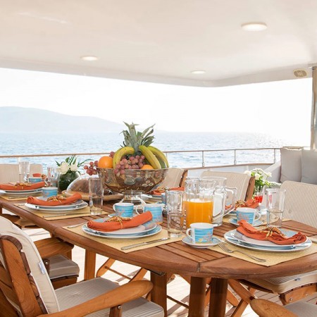 alfresco dining on deck