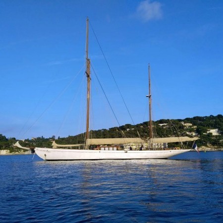 Black Swan - Camper & Nicholsons sailing charter