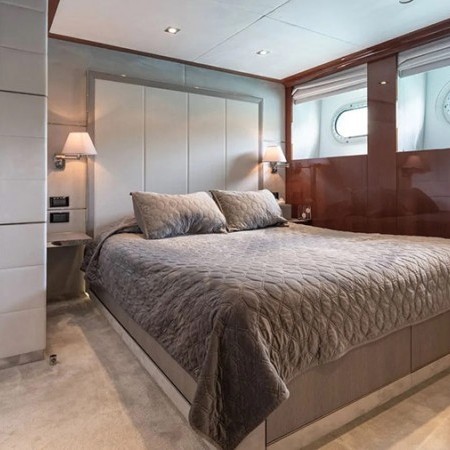 Bliss yacht charter guest cabin