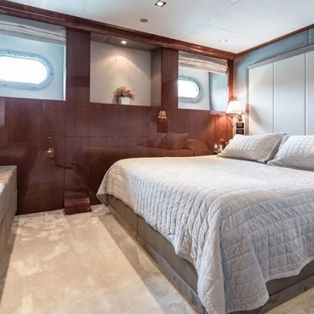 Bliss yacht charter guest cabin