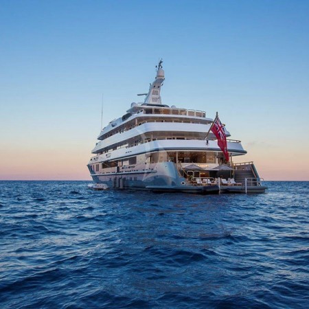 Yachting in Greece with Boadicea motoryacht