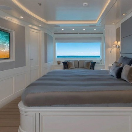 double cabin for 2 charter guests