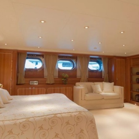 Burrasca yacht double cabin