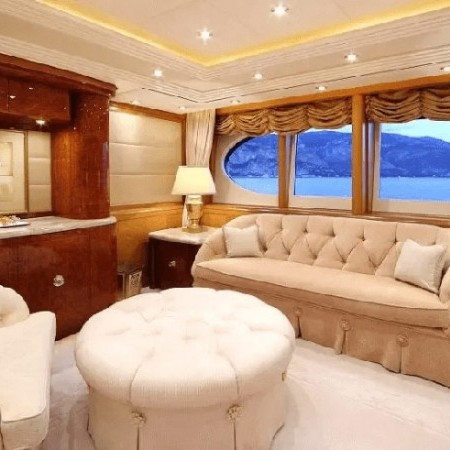 salon at Capri I superyacht