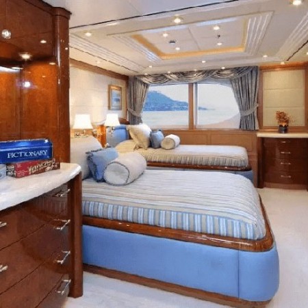 twin cabin at Capri I superyacht