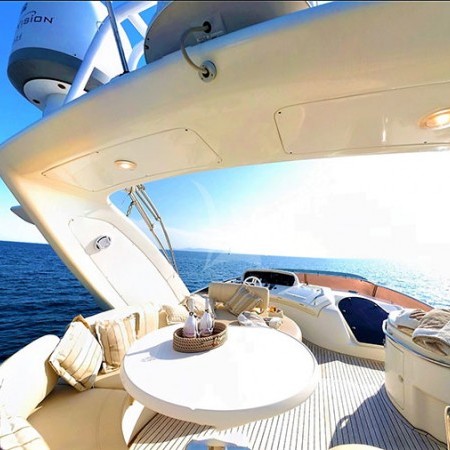 the flybridge of Chill Out Azimut yacht