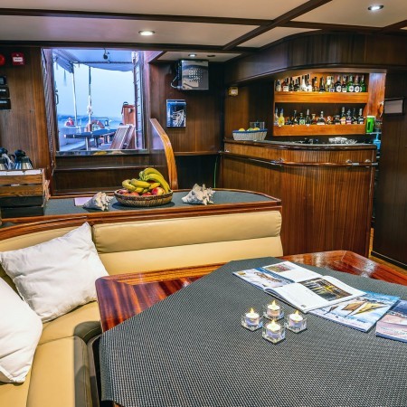 Chronos sailing yacht charter