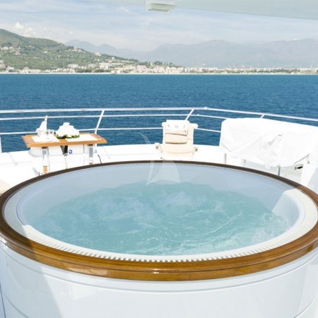 Jacuzzi on board Clarity yacht
