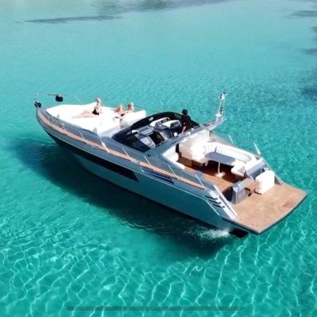 rent a yacht Mykonos