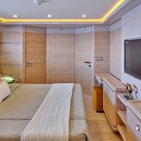 cabin for 2 charter guests