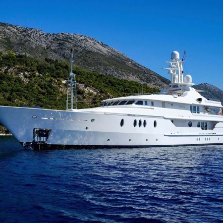 Deja Too yacht charter