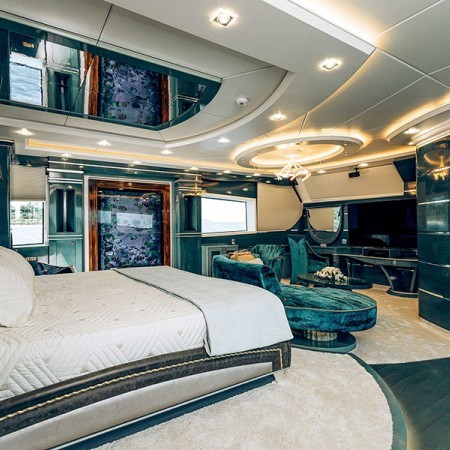 cabin for 2 charter guests