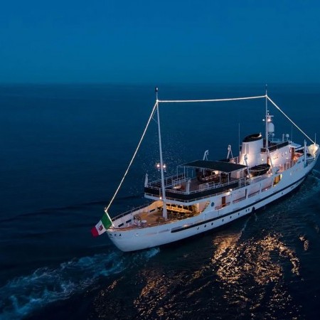 Dionea CN Felszegi yacht charter