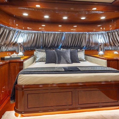 Divine Posillipo yacht cabin