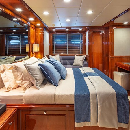 Divine Posillipo yacht cabin