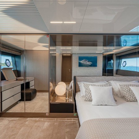 E3 yacht cabin