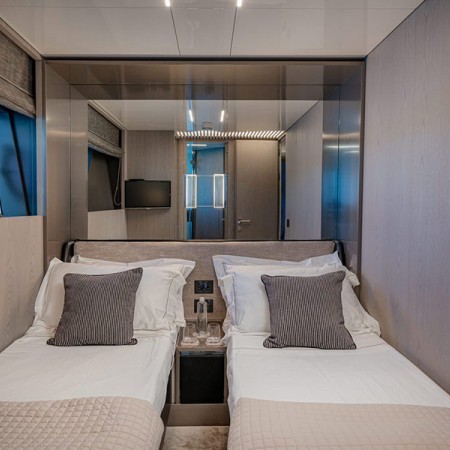 E3 yacht cabin