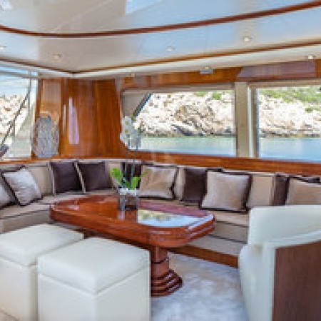 yacht charter mykonos