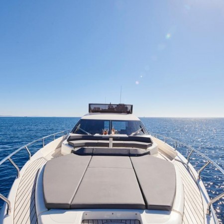 EL PETAS Yacht Charter | Ferretti 550 